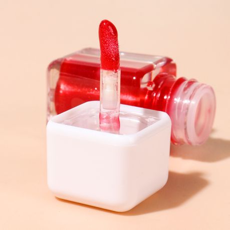 Strawberry Lip Oil Moisturising Lip Gloss 4ml